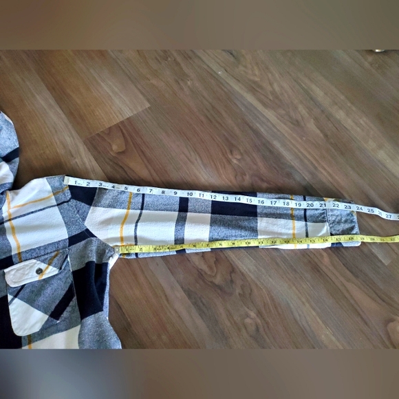 RIP ZONE Plaid Top - Picture 9 of 12